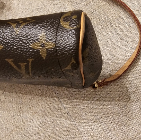 Louis Vuitton Beverly Pochette Clutch Bag - Picture 7 of 8